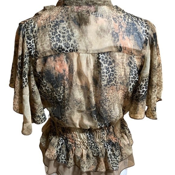 Pink Collection women’s leopard print ruffled blouse with 1/4 butterfly sleeves. - Picture 2 of 8